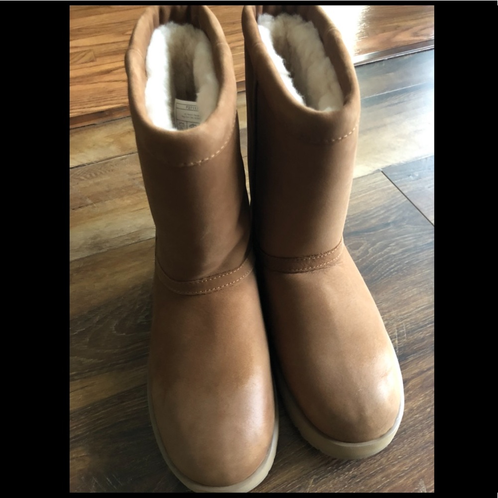 UGGs women classic waterproof leather boot- sz 7.5